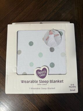 Parent's Choice Wearable Sleep Blanket in White with Green Dot Print
